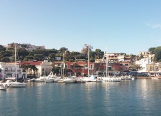 Lecznicze termy włoskiej wyspy Ischia