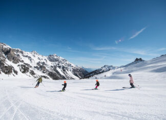 Dolina Stubai: niekończąca się zabawa dla całej rodziny w ofercie zimowej Mnóstwo rozmaitych aktywności zimowych dla młodszych i starszych