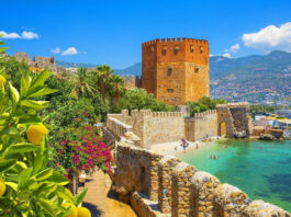 Turcja królową lata i długich weekendów. Polacy najchętniej wybierają ją na rodzinny wypoczynek