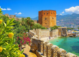 Turcja królową lata i długich weekendów. Polacy najchętniej wybierają ją na rodzinny wypoczynek