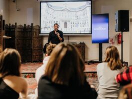 Wakacje.pl rekrutują do call center. Marcin Prokop odwiedził gdańską centralę firmy