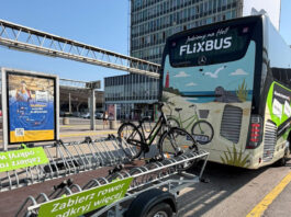 Polacy coraz chętniej zabierają rower do autobusu. W lipcu liczba takich przejazdów z FlixBusem wzrosła o blisko 50%