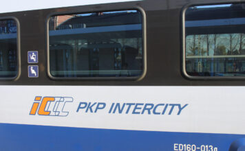 Więcej miejsc w pociągach PKP Intercity na długi sierpniowy weekend