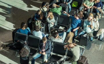 Kiwi.com: Tej jesieni Polacy latają dalej i są gotowi zapłacić za to więcej